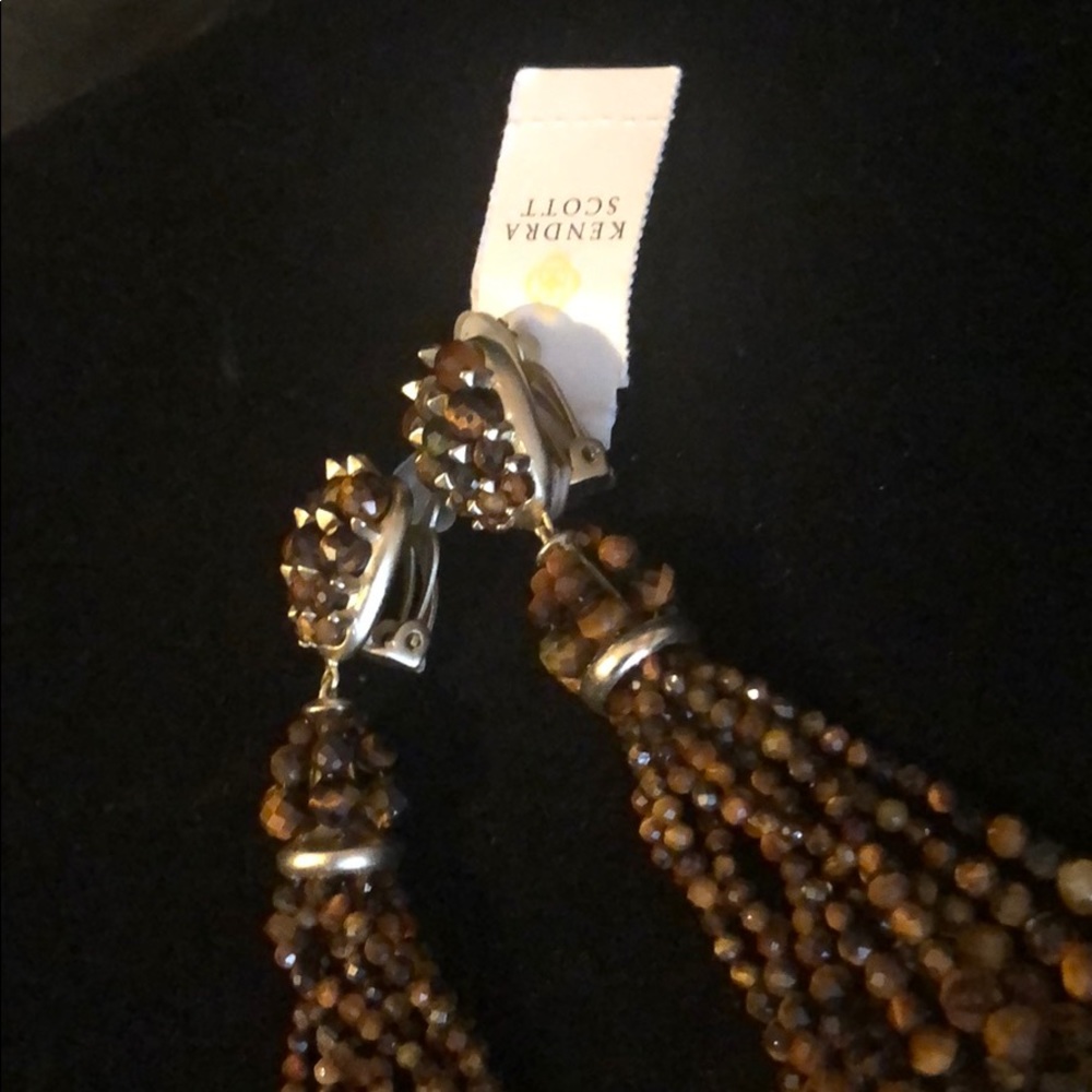 Exquisite earrings in multi colored stones. - Picture 4 of 8